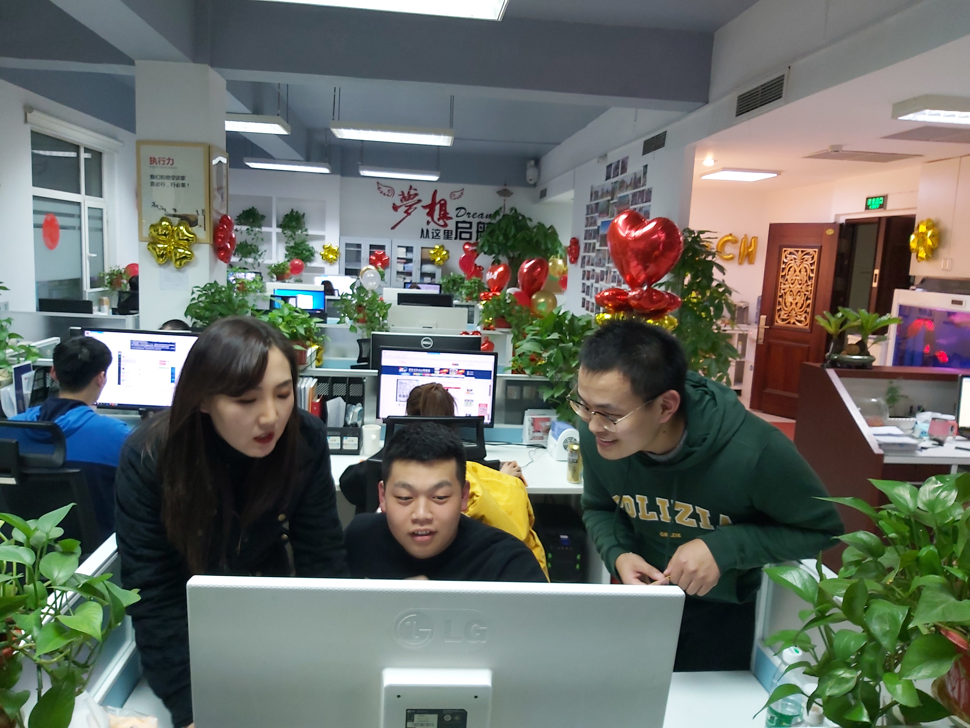 ABUIABACGAAg87b5tgYo-LGZDzDAHzjQFw